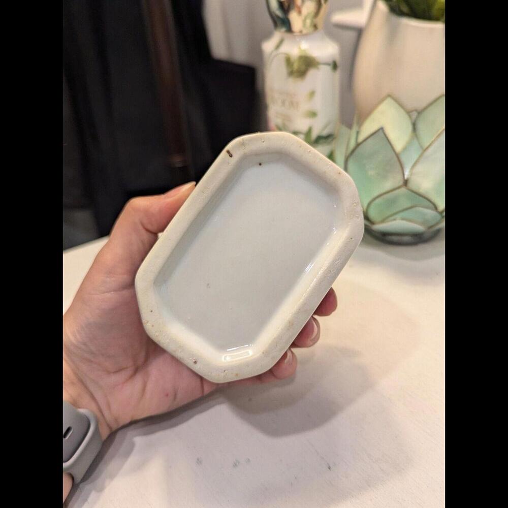 Vintage Chinese Trinket Box and Small Bowl, Hand-painted. - Picture 9 of 10